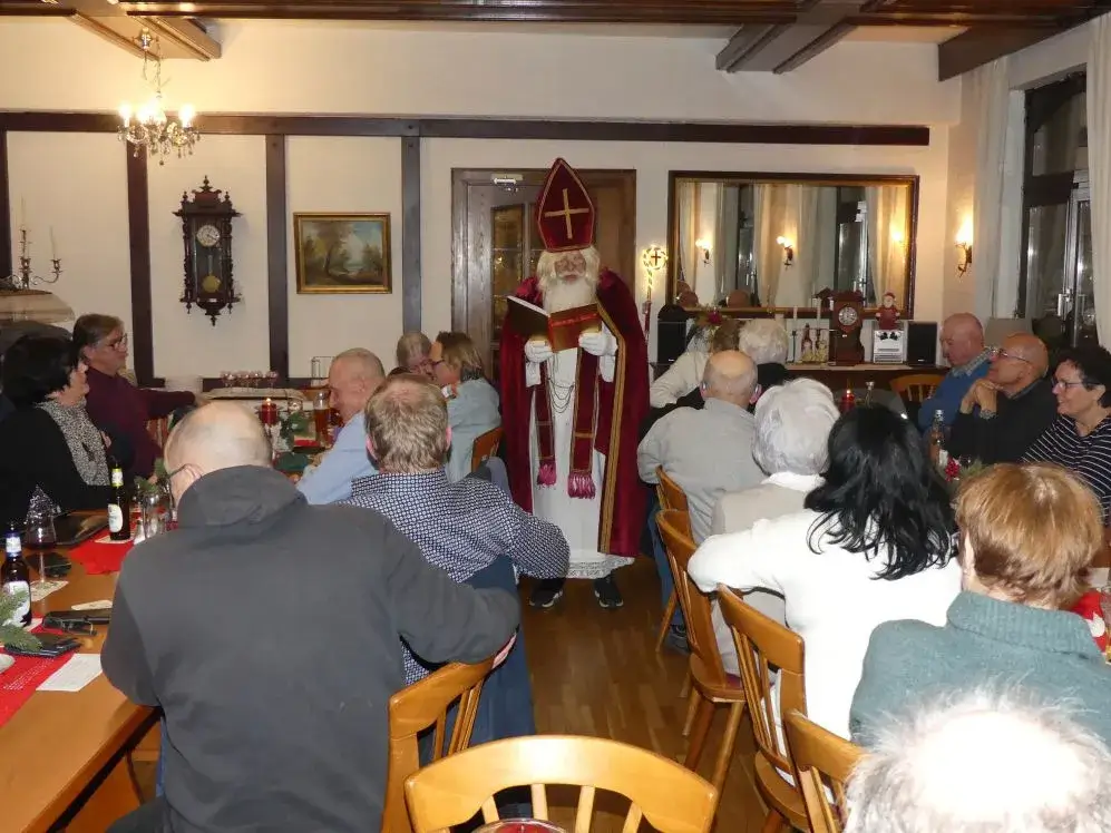 Ahr-Automobil-Club 1924 e.V. - Oldtimer - Weihnachten 2023 - Bild 5 von 5